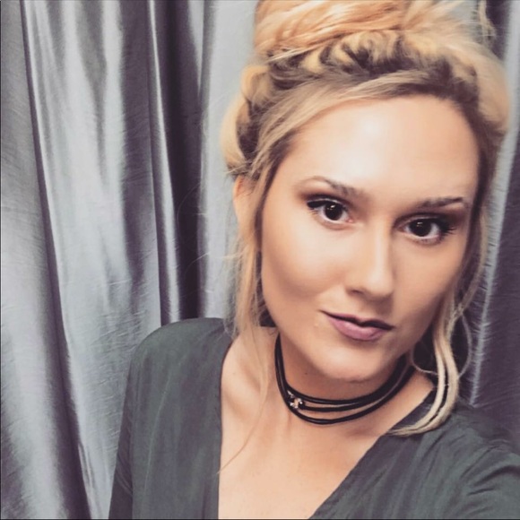 Meet your Posher, Tori - Picture 8 of 8